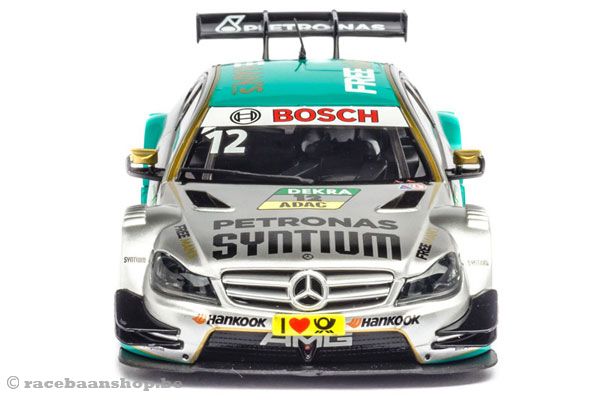 Met echt werkende koplampen en remlicht.