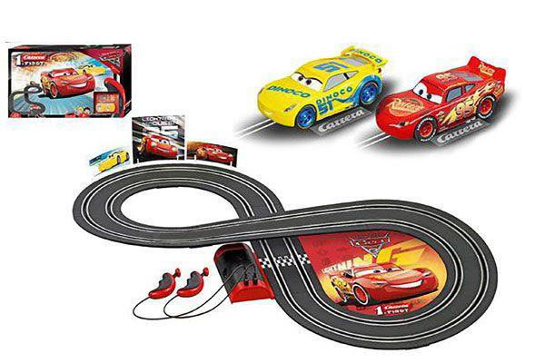 Racebaan Disney Cars 3 van Carrera First.