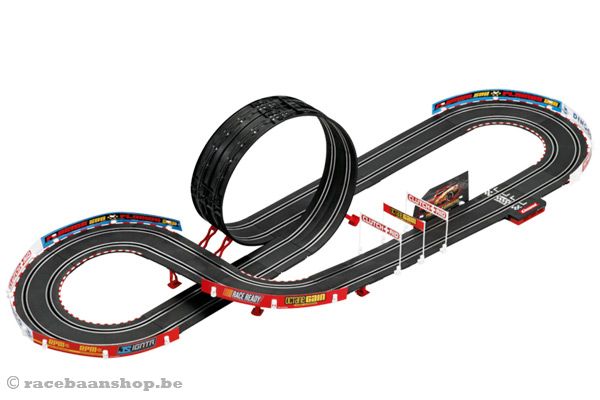 De baan heeft een lengte van 4,9 meter.