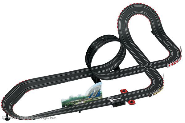 De baan heeft een lengte van 6,2 meter.