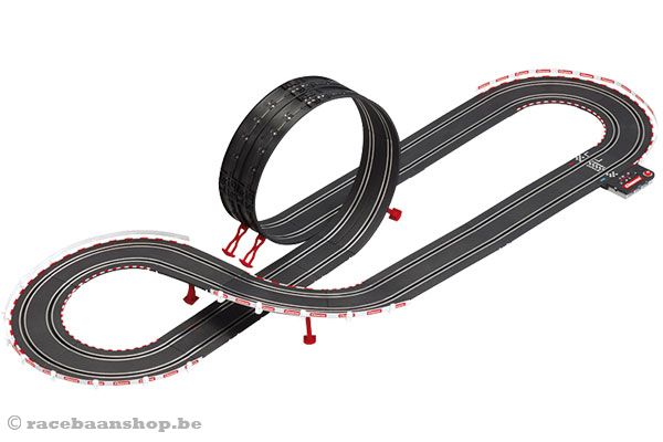 4,9 meter lange baan met een supergave looping.